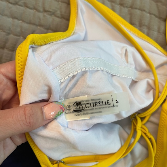 Cupshe block color one piece swimsuit- medium - Picture 4 of 4